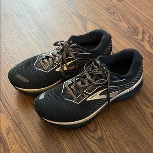 Brooks rose gold and black Running Shoes